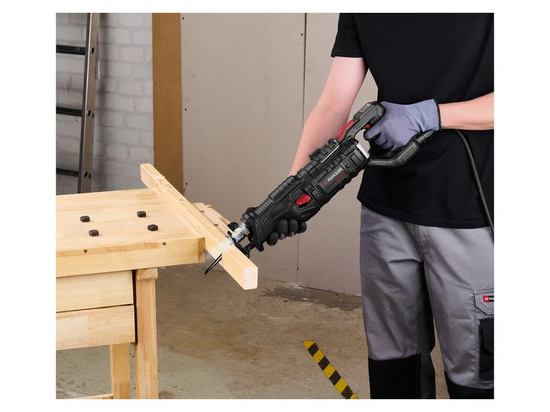 PARKSIDE PERFORMANCE® Scie sabre PPFS 1250 A1. 32 mm