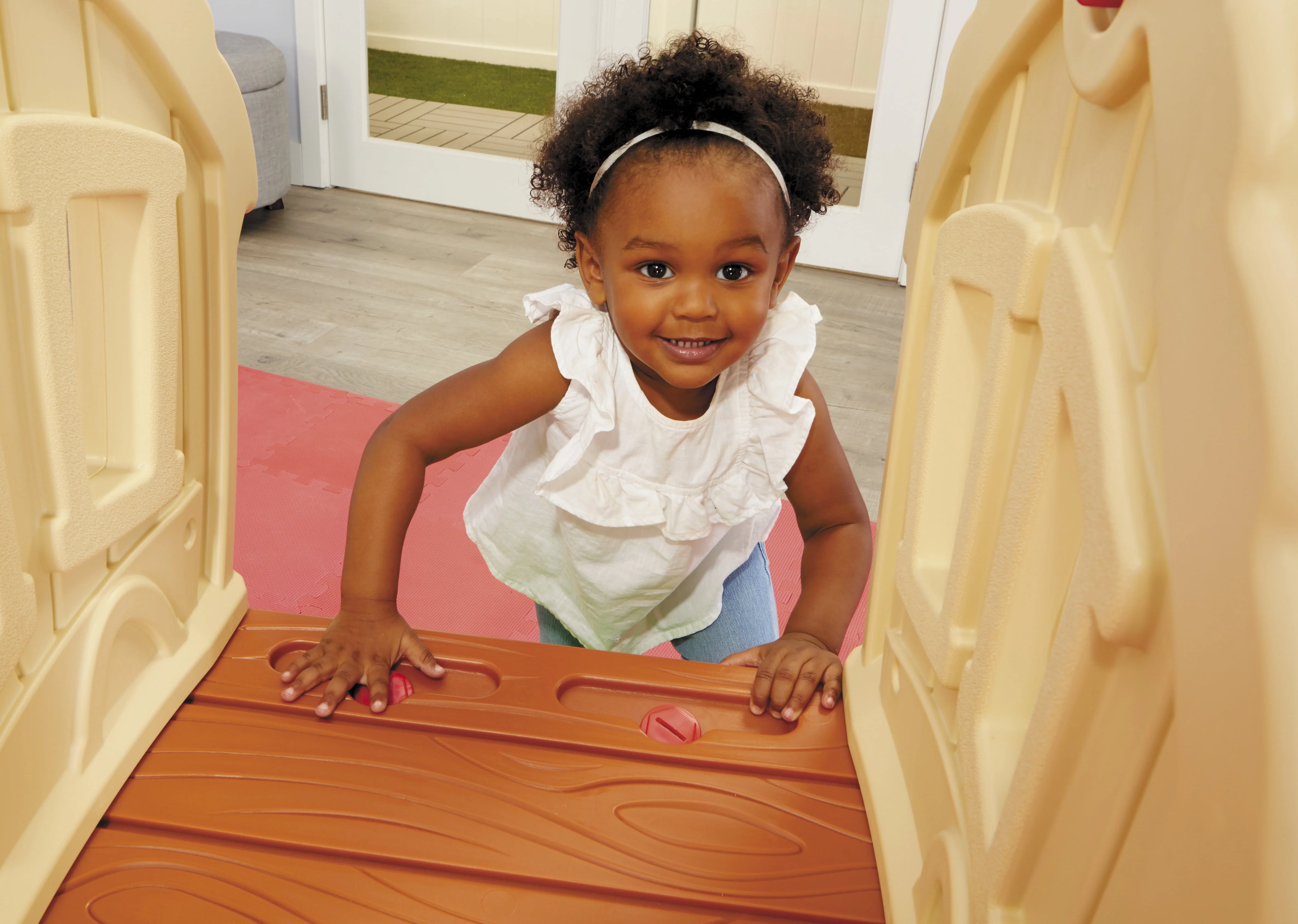 Little Tikes Hide & Seek Climber, Indoor Outdoor Slide and Climbing Playset for Kids Ages 2-5