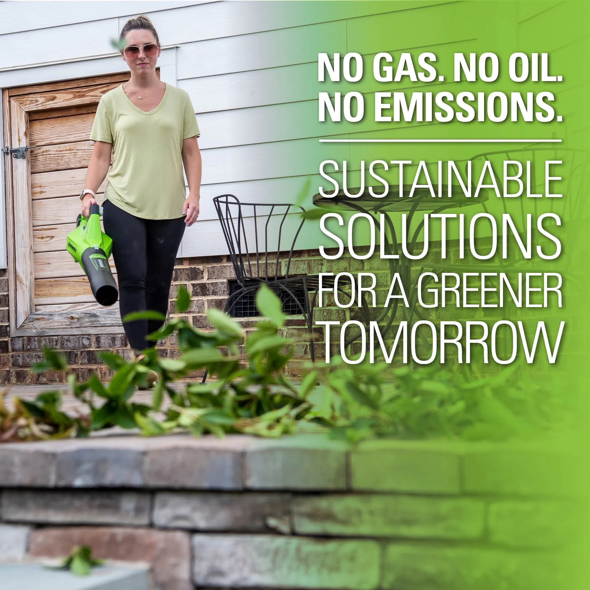 Greenworks 40V (120 mph / 450 cfm) Axial Blower, 2.5Ah Battery and Charger