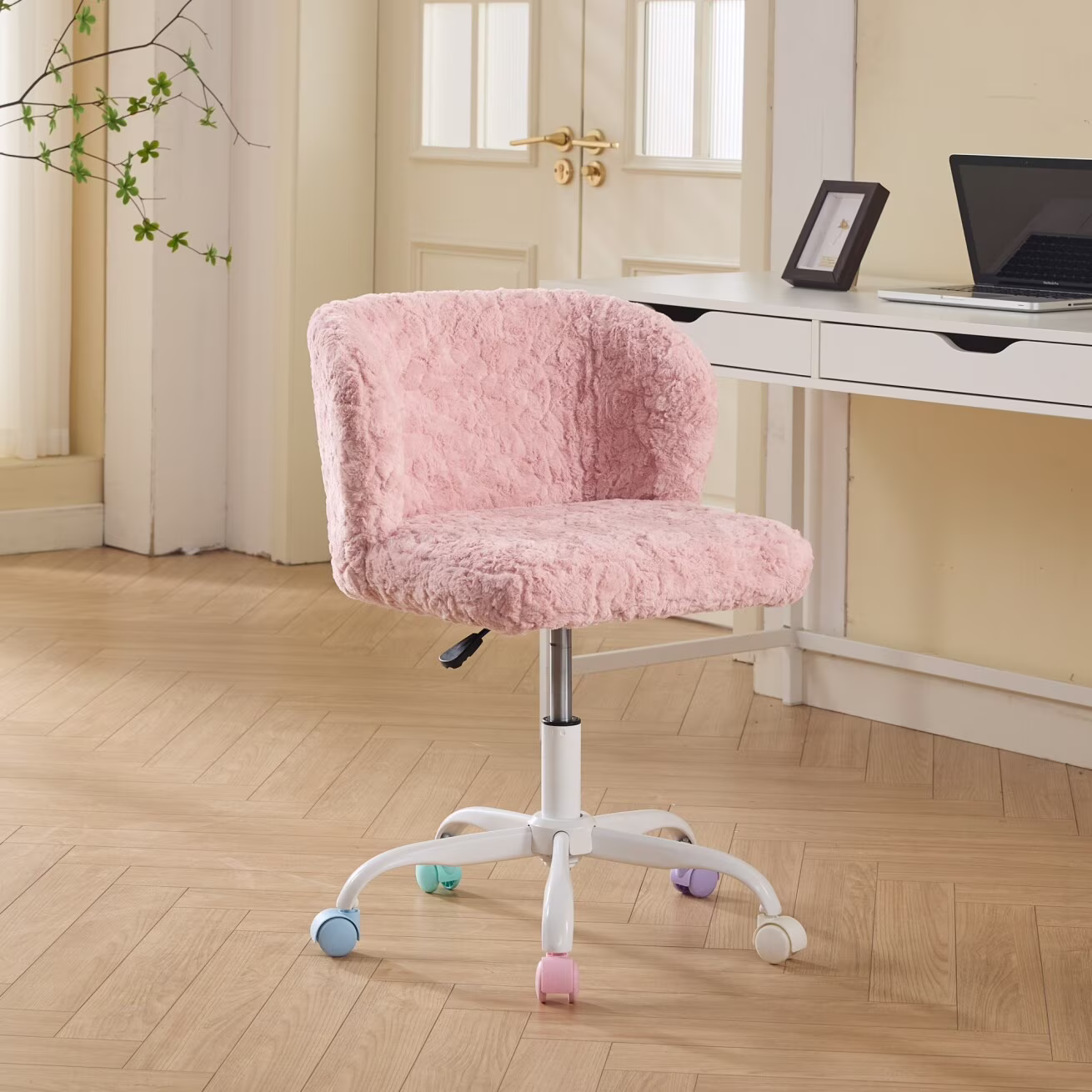 Furniture Office Chair,  Artificial Rabbit Hair Makeup Vanity Chair Chair, 360 Comfy Swivel Armchair with Wheels, Modern Height Adjustable Cute Vanity Chair for Living Room Small Spaces Pink